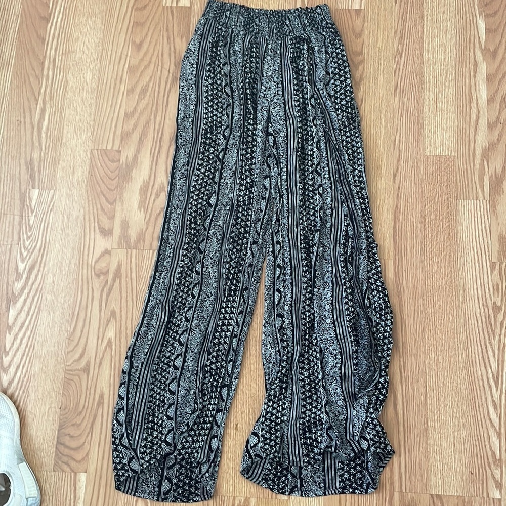 Billabong flowy pants